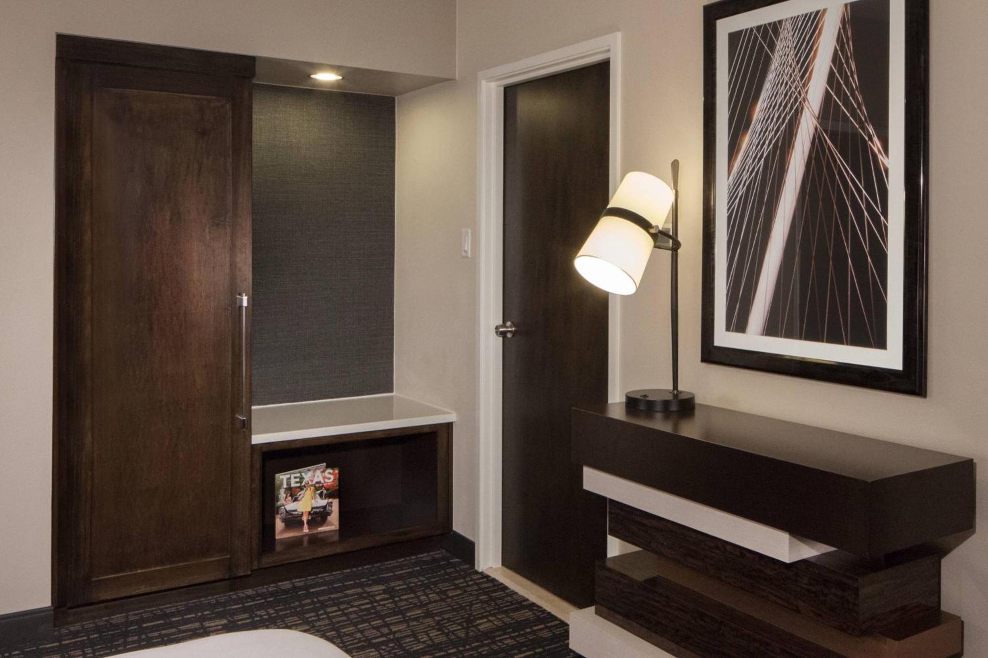 Dallas Marriott Suites Medical/Market Center Dış mekan fotoğraf